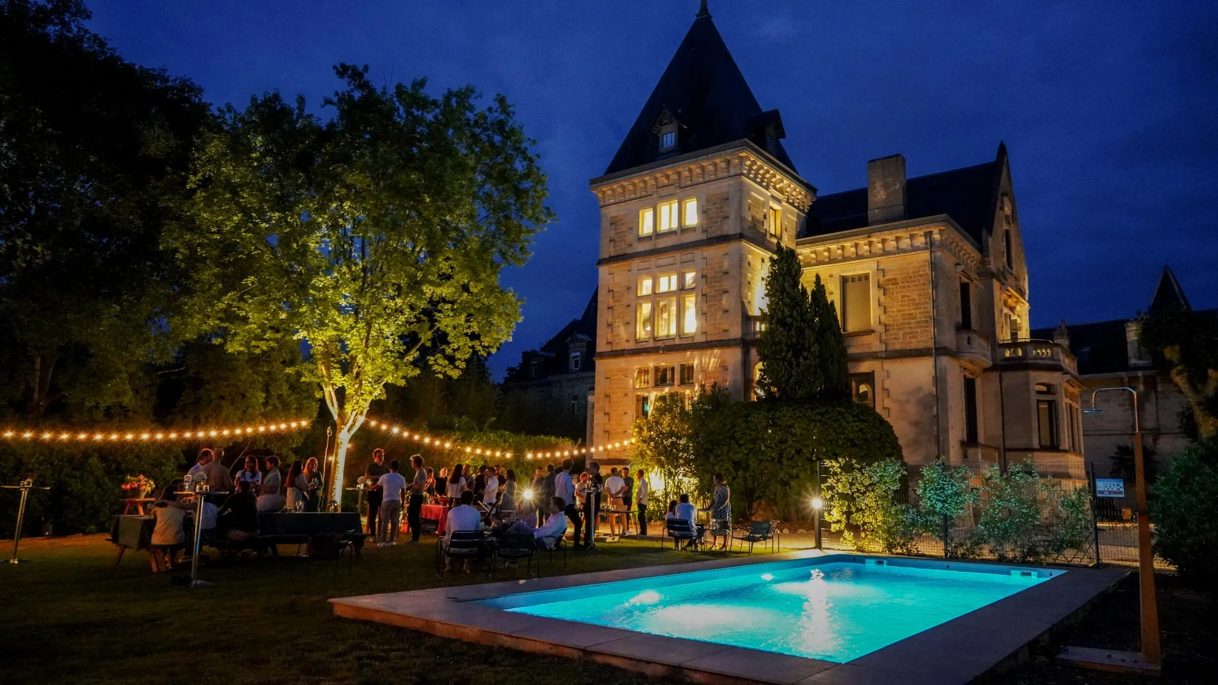 Garden party à Villa Maria — événement dans le parc